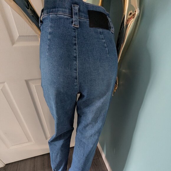 Joelle Jeans - Picture 4 of 11